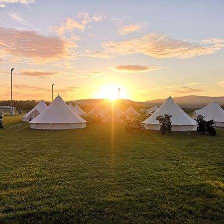 Nine Yards Bell Tents At The Tt - Castletown Exteriör bild